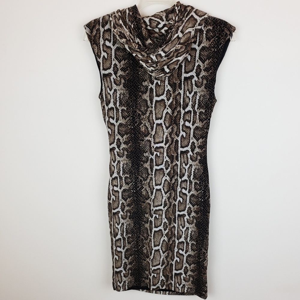 NikiBiki | Hooded/Cowl Neck Dress - Picture 4 of 10